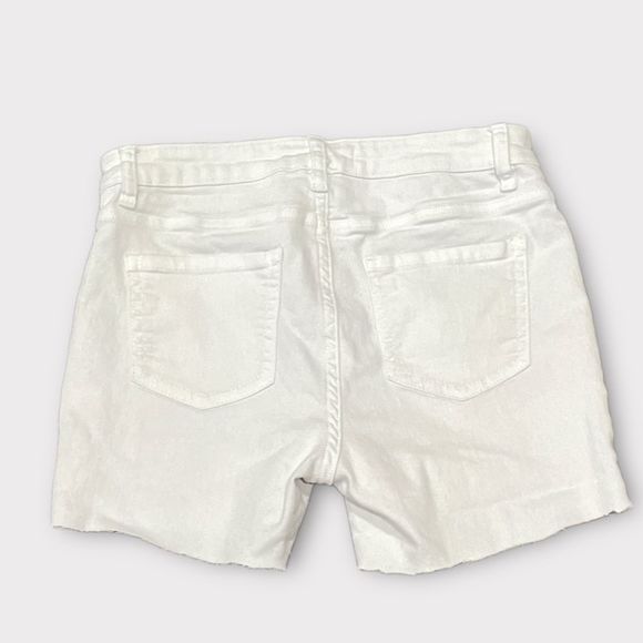 3/$25. Life in progress white short size 27 - Picture 2 of 3